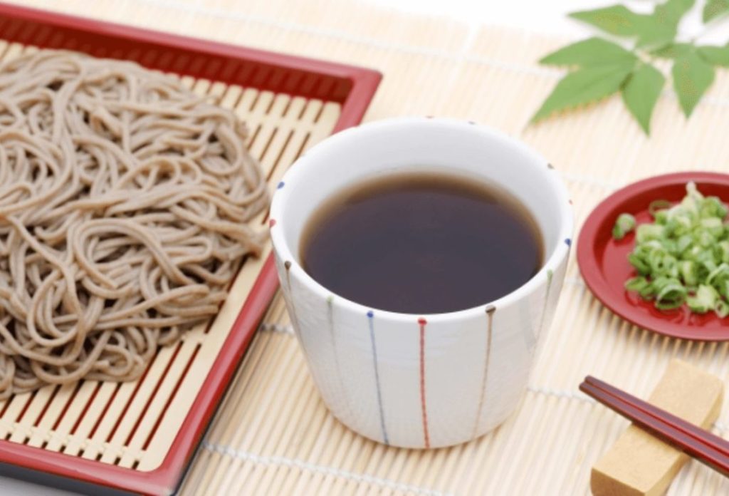Soba with dipping sauce