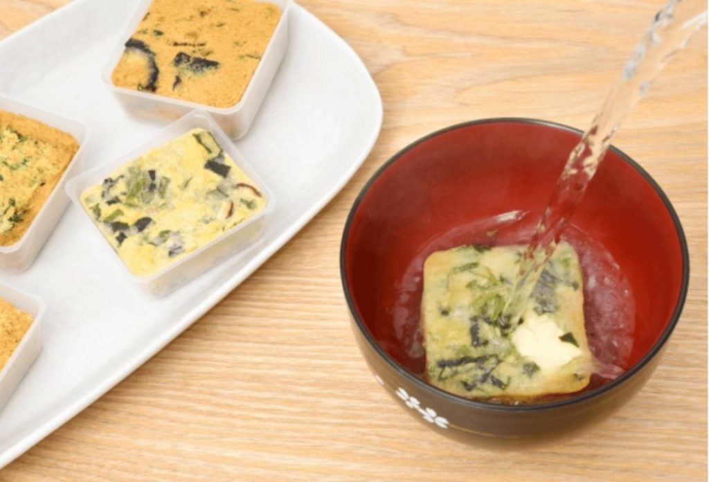 Instant miso soup consists of dried ingredients and miso which is cooked by pouring boiled water